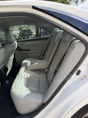 Toyota Camry LE 4dr Sedan (2.5L 4cyl 6A) 2016 White