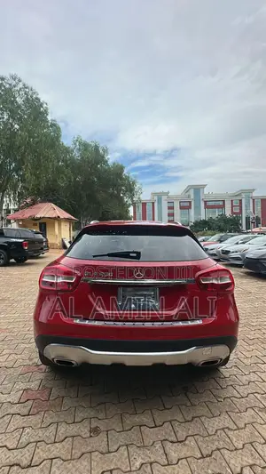 Mercedes-Benz GLA 250 2015 Red