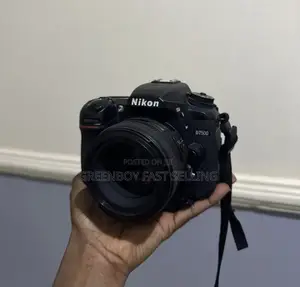 Nikon D7500