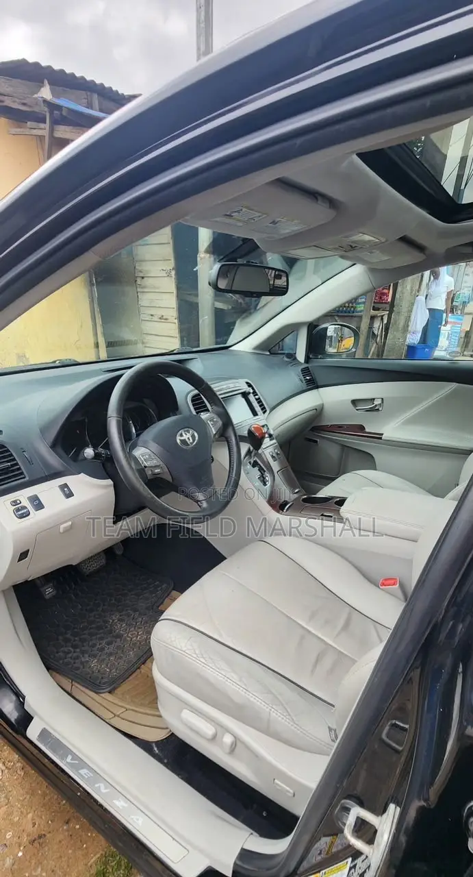Toyota Venza Limited 2010 Black