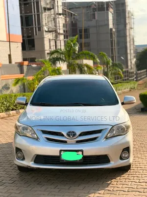Toyota Corolla LE 4dr Sedan (1.8L 4cyl 4A) 2012 Silver