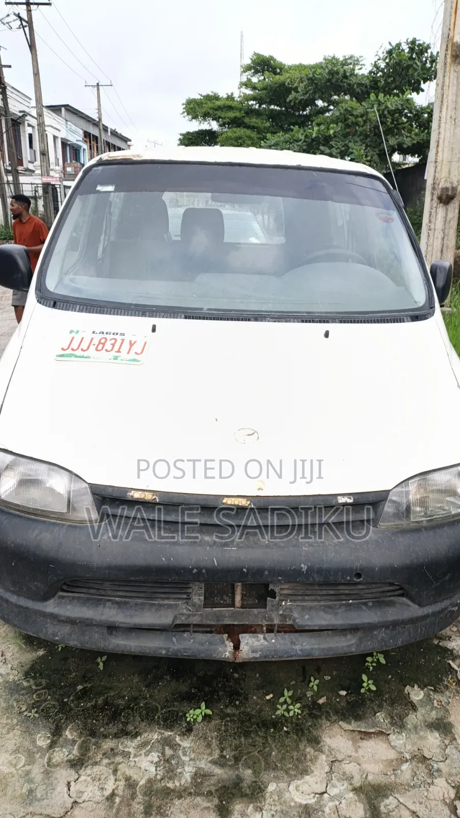 Toyota HiAce 2000 White