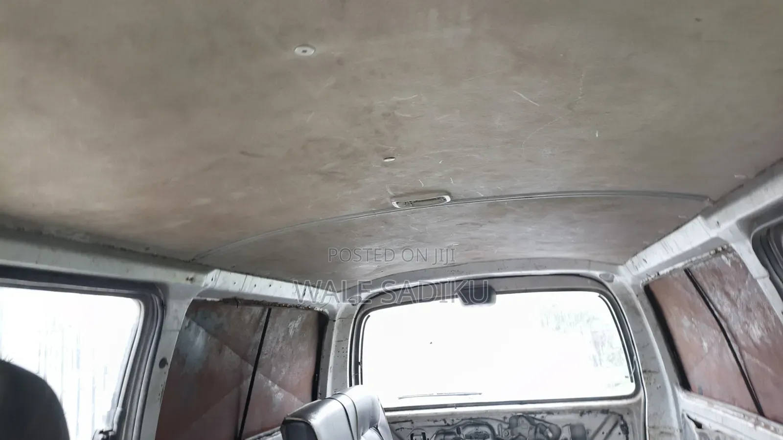 Toyota HiAce 2000 White