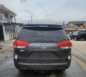 Toyota Sienna LE AWD 7-Passenger 2013 Gray