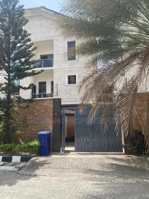 4bdrm Duplex in Banana Island for rent