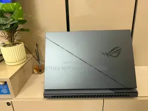 Laptop Asus ROG Strix G18 16GB Intel Core i9 SSD 2T