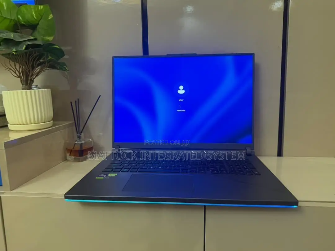 Laptop Asus ROG Strix G18 16GB Intel Core i9 SSD 2T