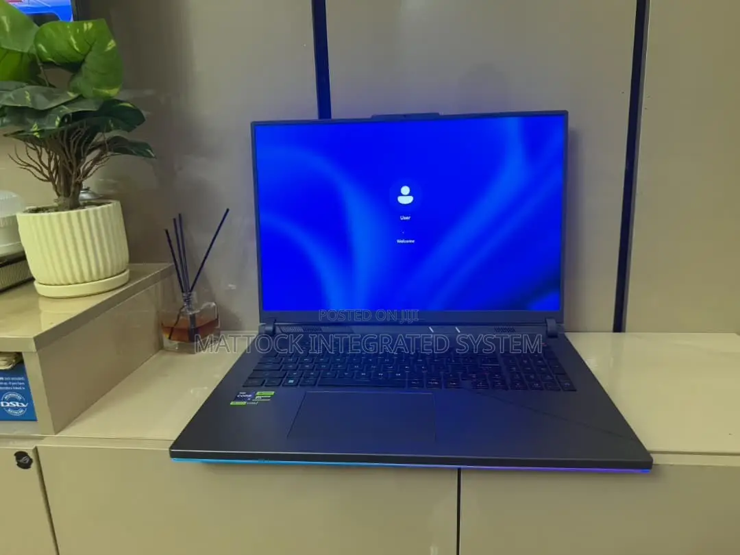 Laptop Asus ROG Strix G18 16GB Intel Core i9 SSD 2T