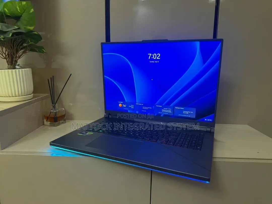 Laptop Asus ROG Strix G18 16GB Intel Core i9 SSD 2T