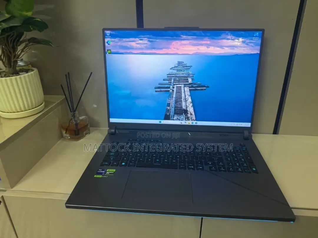 Laptop Asus ROG Strix G18 16GB Intel Core i9 SSD 2T