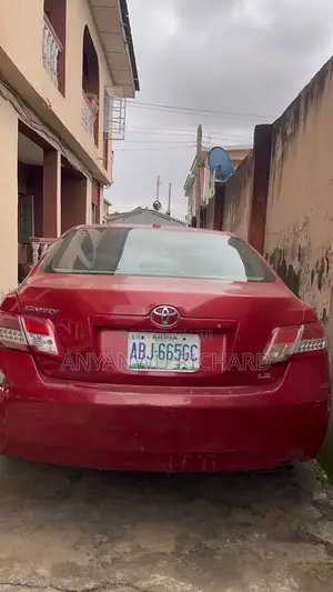 Toyota Camry LE 4dr Sedan (2.5L 4cyl 6A) 2011 Red