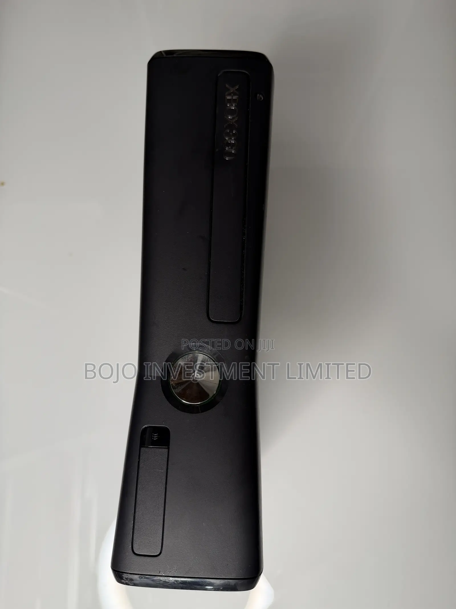Microsoft XBox 360 Console System Bundle and Controller