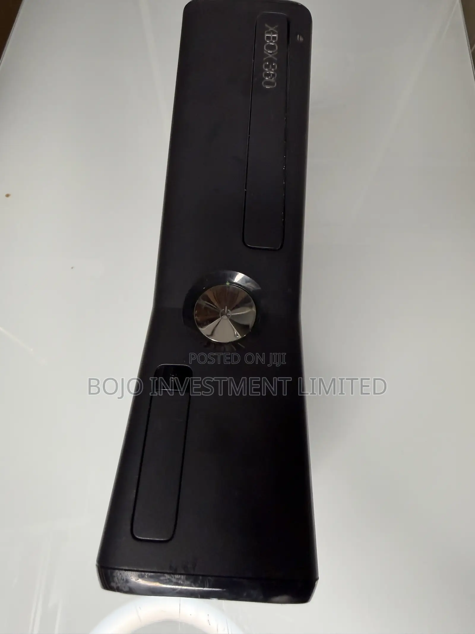 Microsoft XBox 360 Console System Bundle and Controller