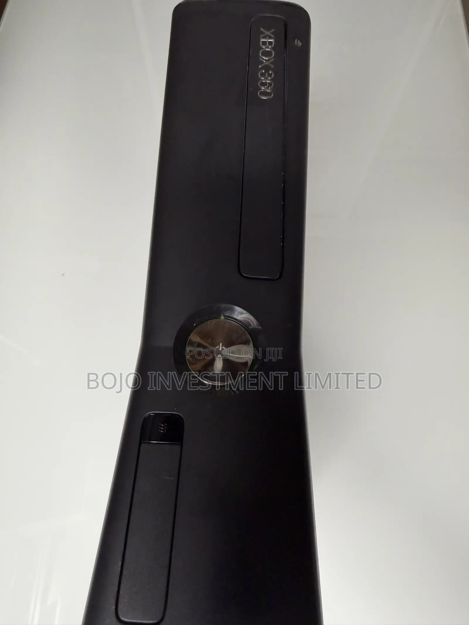 Microsoft XBox 360 Console System Bundle and Controller