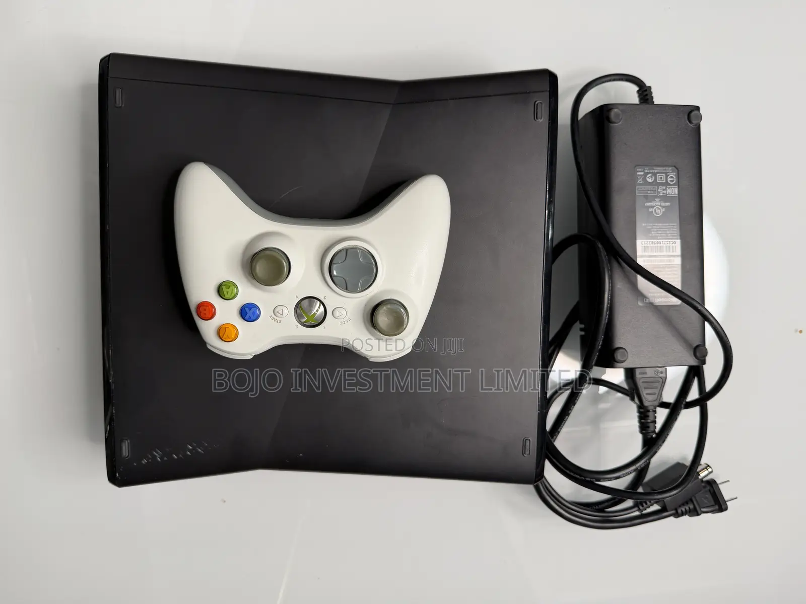 Microsoft XBox 360 Console System Bundle and Controller