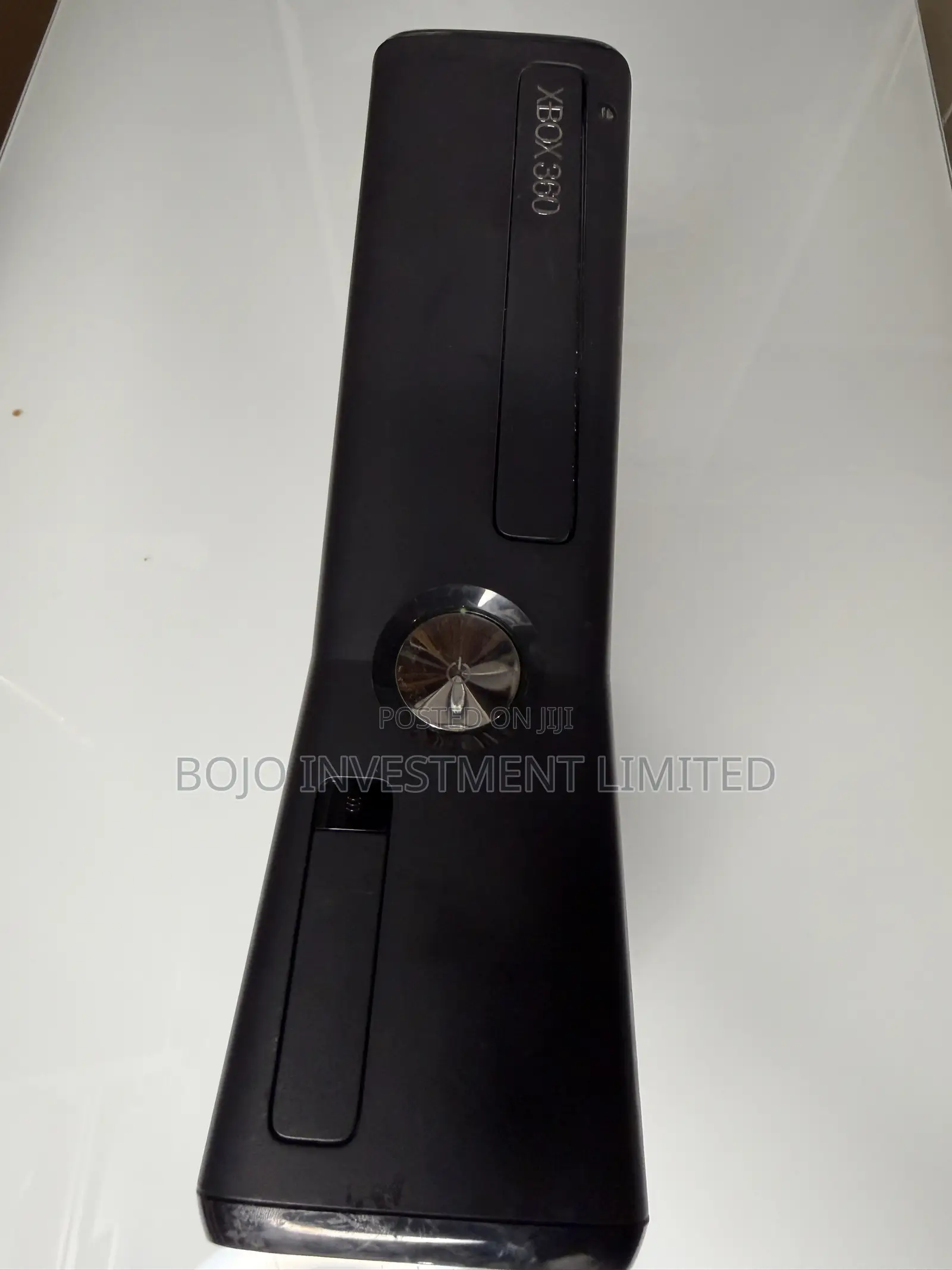 Microsoft XBox 360 Console System Bundle and Controller