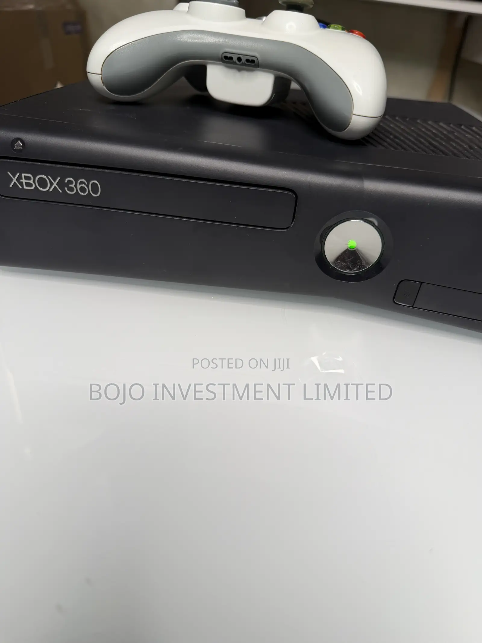 Microsoft XBox 360 Console System Bundle and Controller