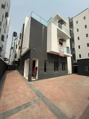 5bdrm Duplex in Lekki Phase 1 for sale