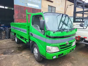 Toyota Dyna 200-Japan