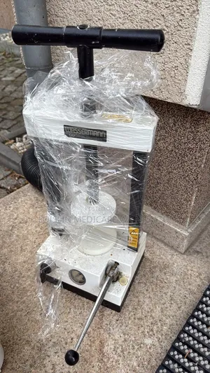 Wasserman Dental Hydraulic Flask Press