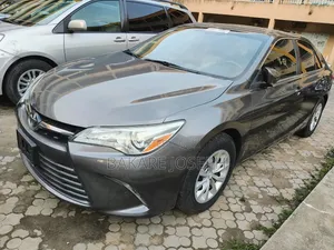Toyota Camry LE 4dr Sedan (2.5L 4cyl 6A) 2015 Gray