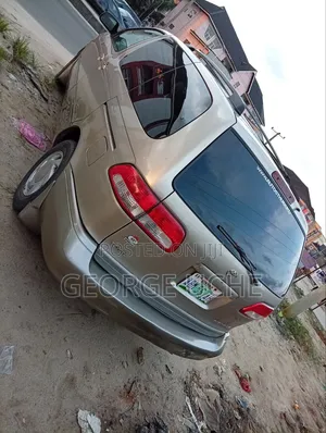 Toyota Sienna 2002 Gold