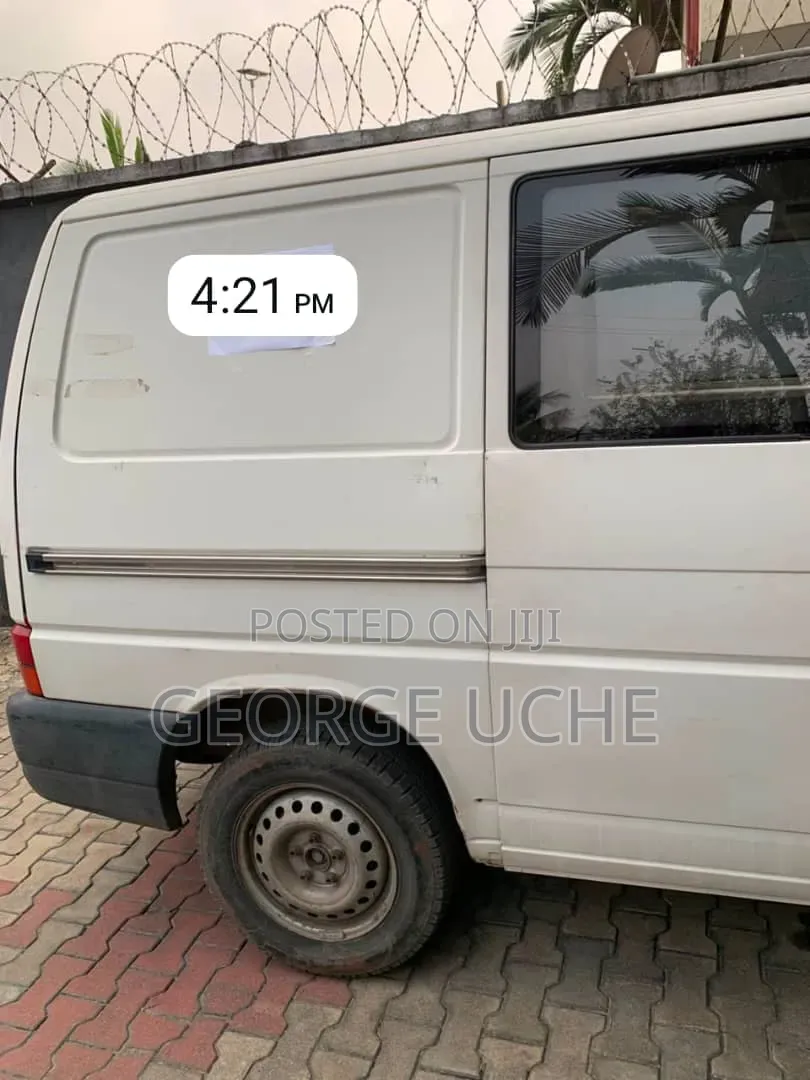 Volkswagen Transporter 2005 White