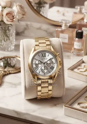 Fancy Gold and Silver Wristwatch for You Wife, Girlfriend, Employe Etc
