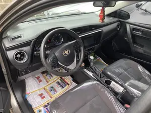 Toyota Corolla LE (1.8L 4cyl 2A) 2018 Brown
