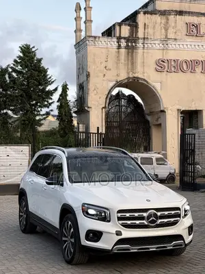 Mercedes-Benz GLB-Class GLB 250 4MATIC 2022 White
