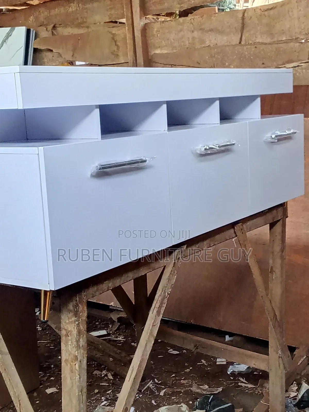 TV Stand Is Available for Pickup  Payment on Deliver