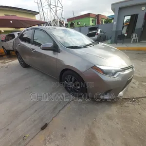 Toyota Corolla 2016 Gold