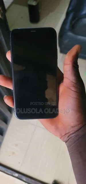 Apple iPhone 11 64 GB Black