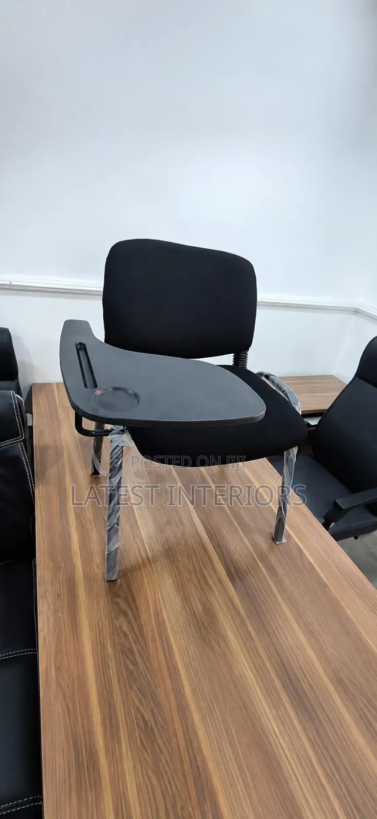 Training Chairs With Writing Pads