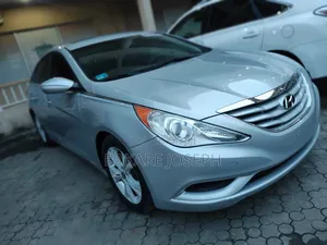 Hyundai Sonata Limited Sedan FWD (2.4L 4cyl 6A) 2011 Silver