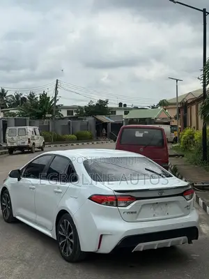 Toyota Corolla SE 2020 White
