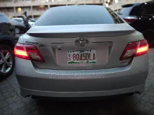 Toyota Camry SE V6 4dr Sedan (3.5L 6cyl 6AM) 2010 Silver