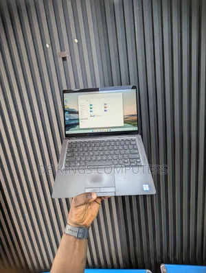 Laptop Dell Latitude 5300 2-in-1 8GB Intel Core i7 SSD 256GB