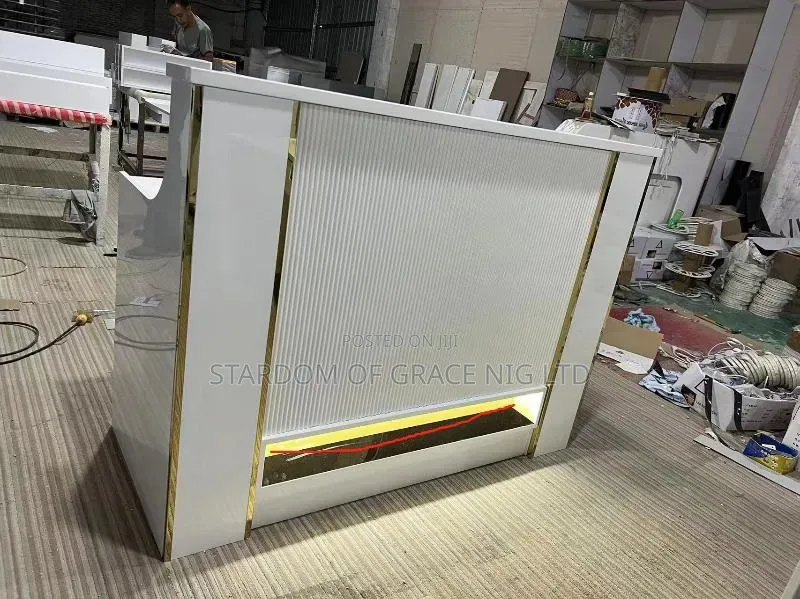1.6m Classy Receptionist Desk With Led Lights