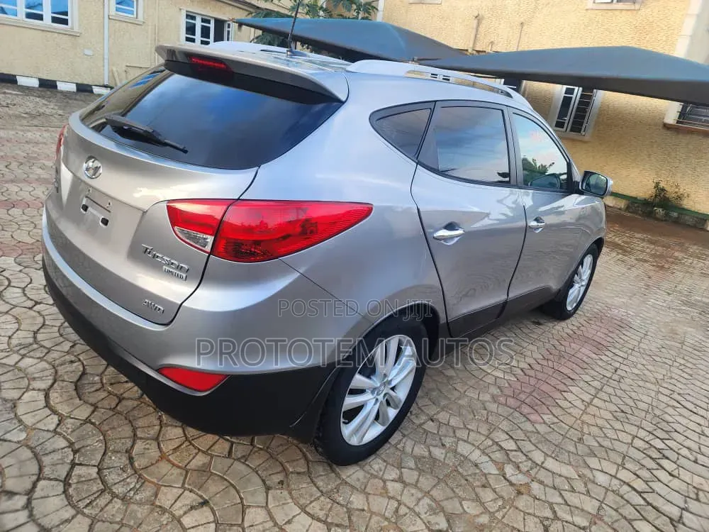 Hyundai Tucson Limited AWD 2013 Blue