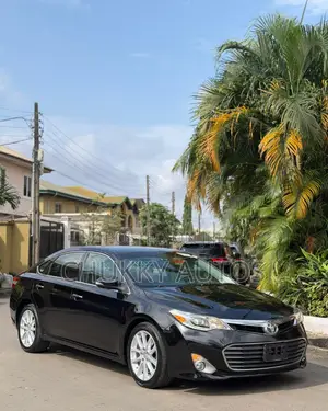 Toyota Avalon Limited Sedan FWD (3.5L 6cyl 6A) 2013 Black