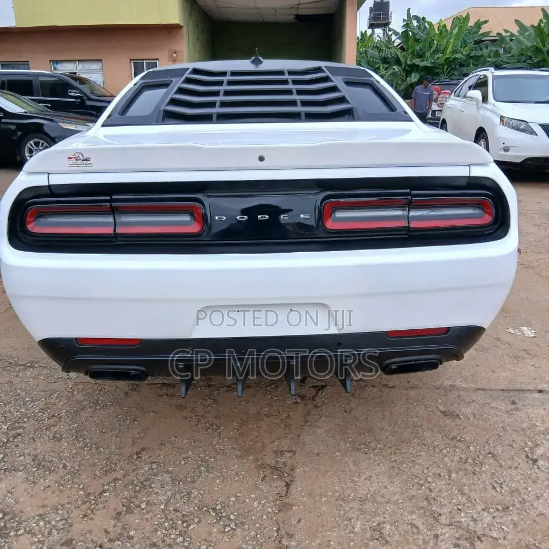 Dodge Challenger 2017 White