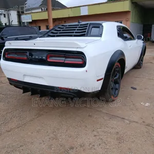 Dodge Challenger 2017 White