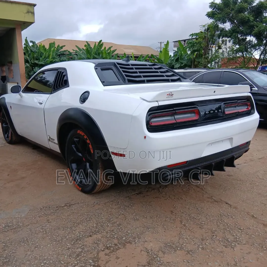 Dodge Challenger 2017 White