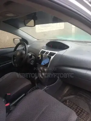 Toyota Yaris 2010 Silver