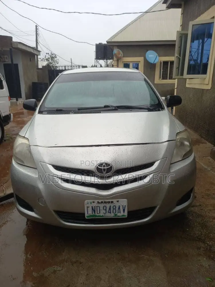 Toyota Yaris 2010 Silver