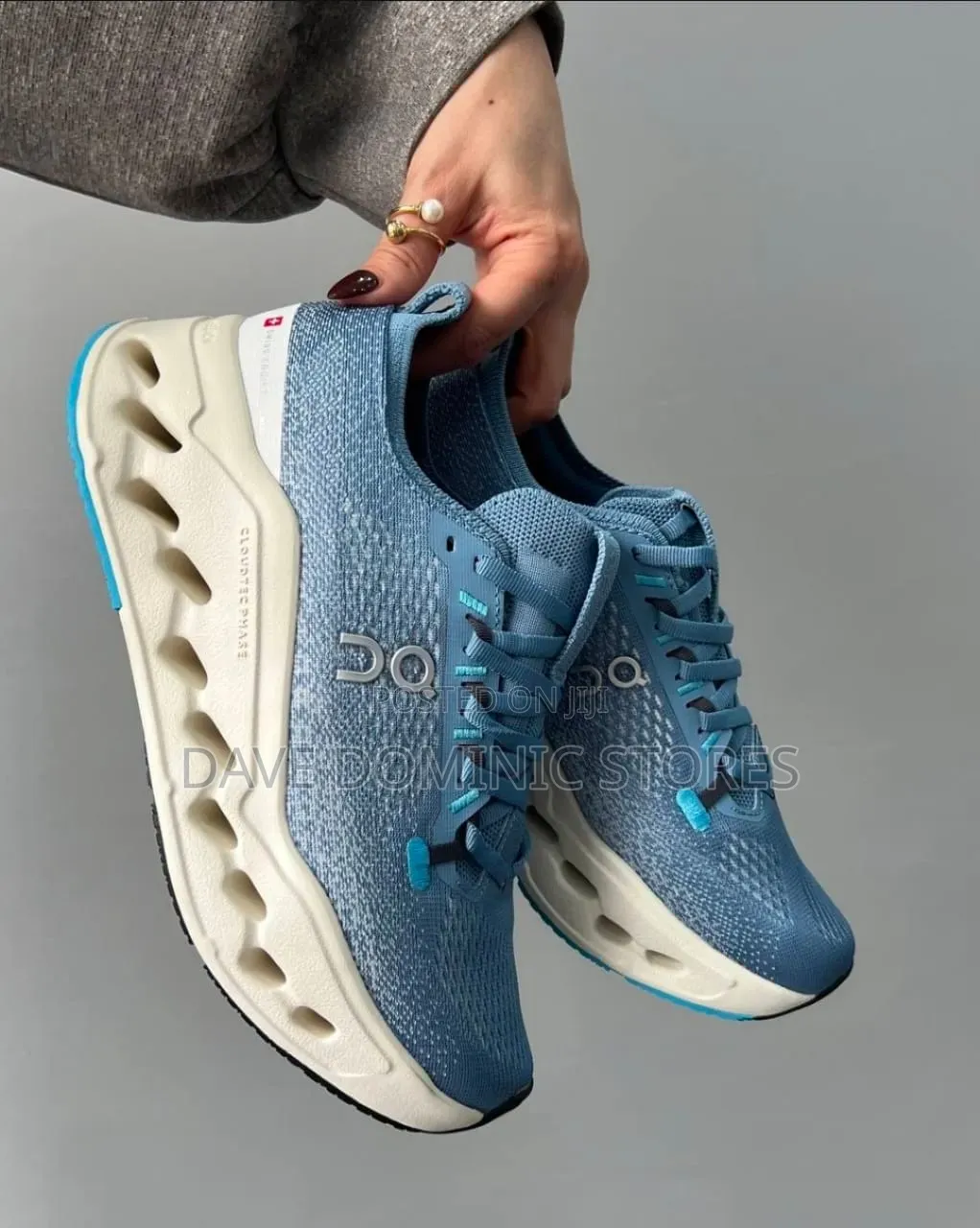 Original Oncloud Surfer Max Sneakers Available