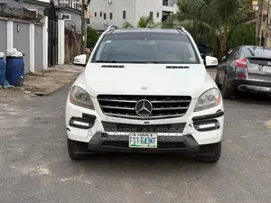 Mercedes-Benz M Class ML350 4MATIC 4dr SUV AWD (3.5L 6cyl 7A) 2015