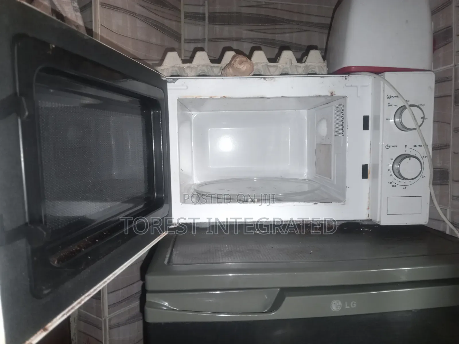 Hisense Microwave Oven 20L – Fully Functional, Fairly Used