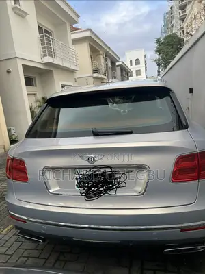 Bentley Bentayga 2017 Silver